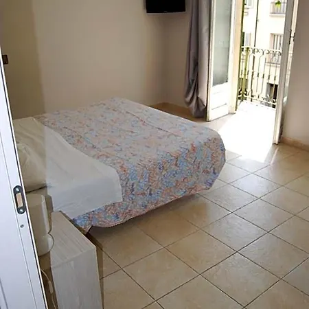 Della Posta Hotel *